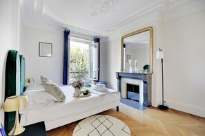 1 slaapkamer, een bureau, een strijkplank/strijkijzer, gratis wifi