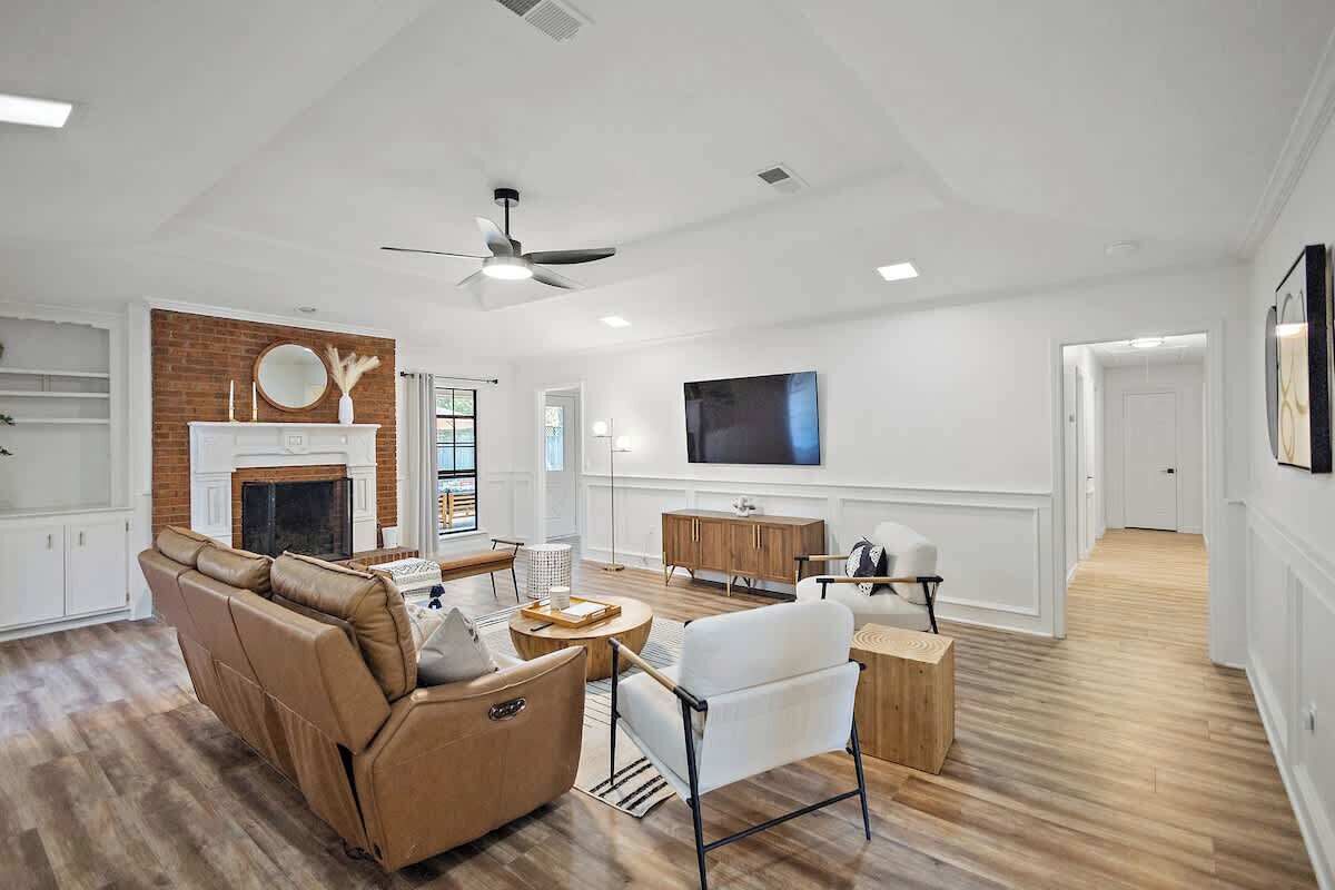 TV, fireplace, offices