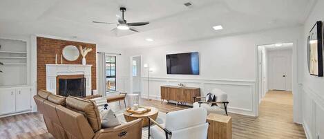 TV, fireplace, offices