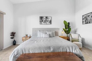 4 habitaciones, tabla de planchar con plancha, cuna de viaje y wifi 