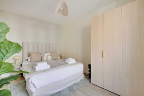 1 chambre, bureau, fer et planche à repasser, Wi-Fi gratuit