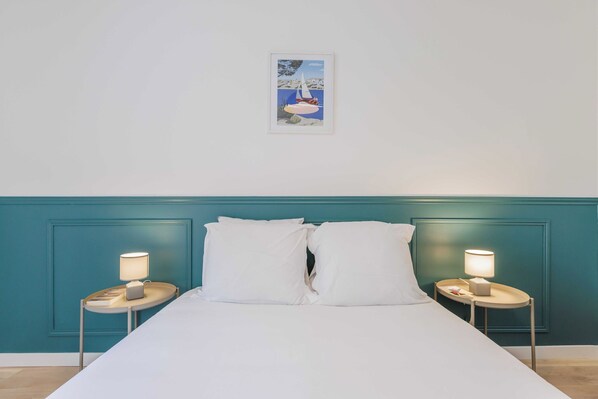 2 bedrooms, desk, iron/ironing board, travel cot