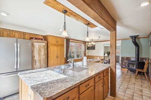 Vineyard View – Cozy Family Retreat