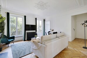 Smart TV, offices