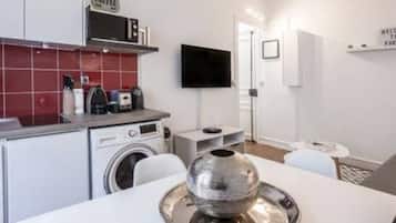 Geladeira, micro-ondas, cooktop, lava-louças