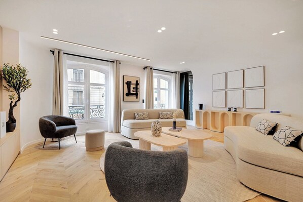 Smart TV - Spacious flat - 4 BR/10P - Madeleine (Paris)