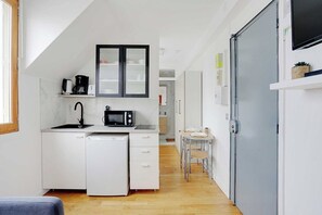 Interior - Elegant studio - 2P - Chaillot (Paris)