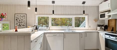 Fridge, microwave, oven, dishwasher