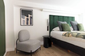 2 chambres, bureau, fer et planche à repasser, accès au Wi-Fi (inclus)