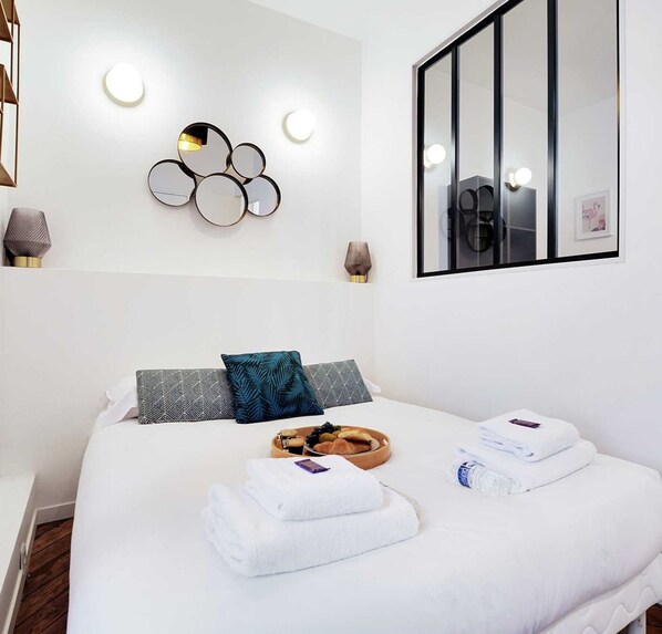 1 chambre, bureau, fer et planche à repasser, accès au Wi-Fi (inclus)