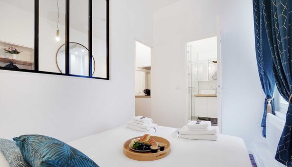 1 bedroom, desk, iron/ironing board, free WiFi