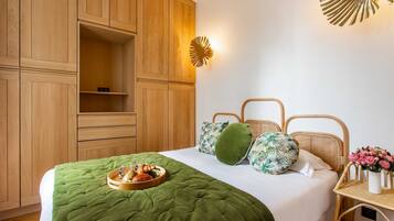 1 bedroom, desk, iron/ironing board, travel cot