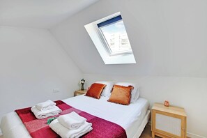 1 bedroom, desk, iron/ironing board, free WiFi