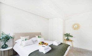 2 bedrooms, desk, iron/ironing board, travel cot