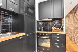 Fridge, microwave, oven, stovetop - Magnificent apartment- 2BR/6P - Arts et Métiers (Paris)