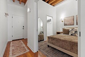 Room - Oak St. Loft #2 - Walk to T-Mobile, P&L, Streetcar (Kansas City)