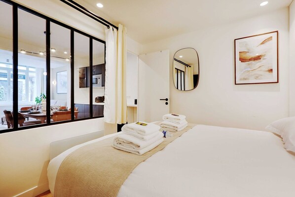 2 多间卧室、办公桌、免费 WiFi