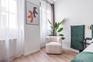2 室のベッドルーム、デスク、アイロン / アイロン台、WiFi (無料)