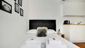 WiFi, bed sheets