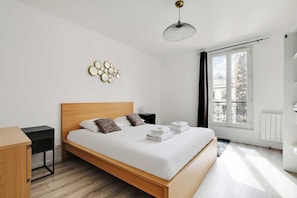1 chambre, bureau, fer et planche à repasser, Wi-Fi gratuit