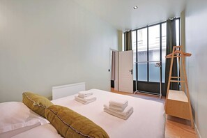 2 bedrooms, desk, iron/ironing board, free WiFi