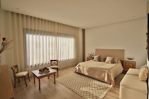 2 bedrooms, desk, iron/ironing board, free WiFi - Romantic villa with pool, 2 minutes from the forest! (Fès)
