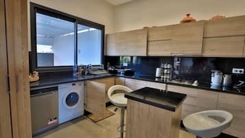 Mikrobølgeovn, ovn, kogeplade, opvaskemaskine