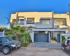 Exterior - Romantic villa with pool, 2 minutes from the forest! (Fès)