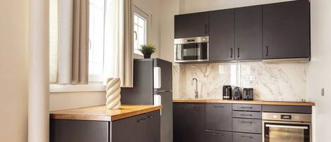 Fridge, microwave, oven, stovetop