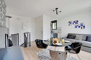 Smart TV, offices