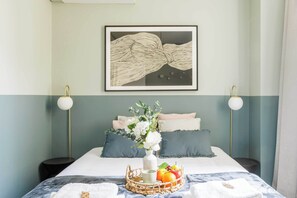 2 slaapkamers, een bureau, een strijkplank/strijkijzer, gratis wifi