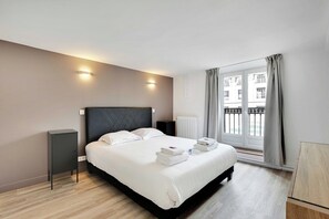 3 Schlafzimmer, Schreibtisch, Bügeleisen/Bügelbrett, kostenloses WLAN