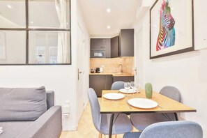Dining - Classy apartment in the heart of Le Marais (Paris)