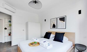 1 chambre, bureau, fer et planche à repasser, Wi-Fi gratuit