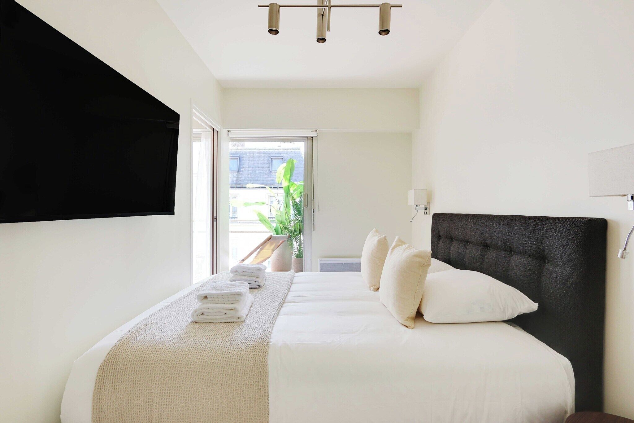 1 slaapkamer, een bureau, een strijkplank/strijkijzer, gratis wifi