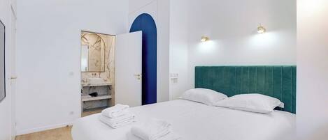 2 Schlafzimmer, Schreibtisch, Bügeleisen/Bügelbrett, kostenloses WLAN