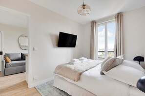 1 chambre, bureau, fer et planche à repasser, Wi-Fi gratuit