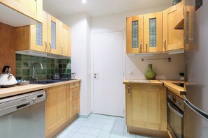 Fridge, microwave, oven, stovetop - Spacious apartment - 2BR/6P -  Bastille (Paris)