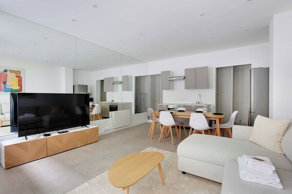 Smart TV, offices - Cosy apartment - 1BR/6P - Batignolles (Paris)