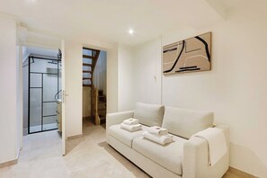 Interior - Cosy apartment - 1BR/6P - Batignolles (Paris)