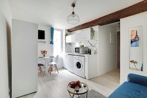Interior - Cozy Studio in the heart of the Marais (Paris)