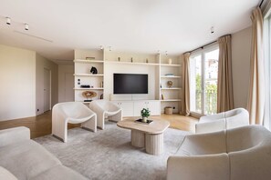 Smart TV, offices