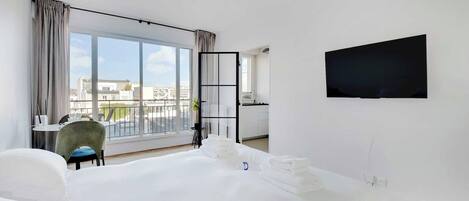 1 chambre, bureau, fer et planche à repasser, Wi-Fi gratuit