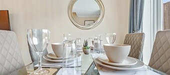 • Cozy Modern Terraced House Near the City •