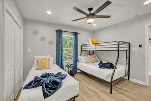 Maison (4 Bedrooms) | 4 chambres, fer et planche à repasser, draps fournis