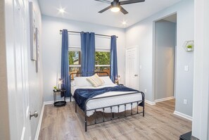 4 Schlafzimmer, Bügeleisen/Bügelbrett, Bettwäsche