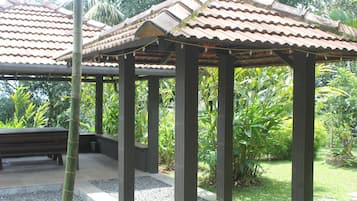 Cottage | Outdoor dining