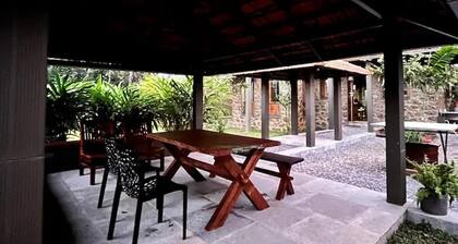 Misty Hogans-a Hill Station Holiday Home nr Munnar