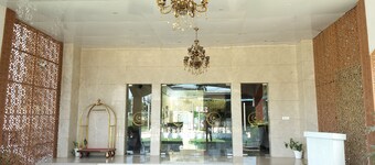 Hotel Luxe Opera NH8 - 7km from IGI Delhi Airport