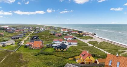 Lovely holiday home with panoramic views of the North Sea.